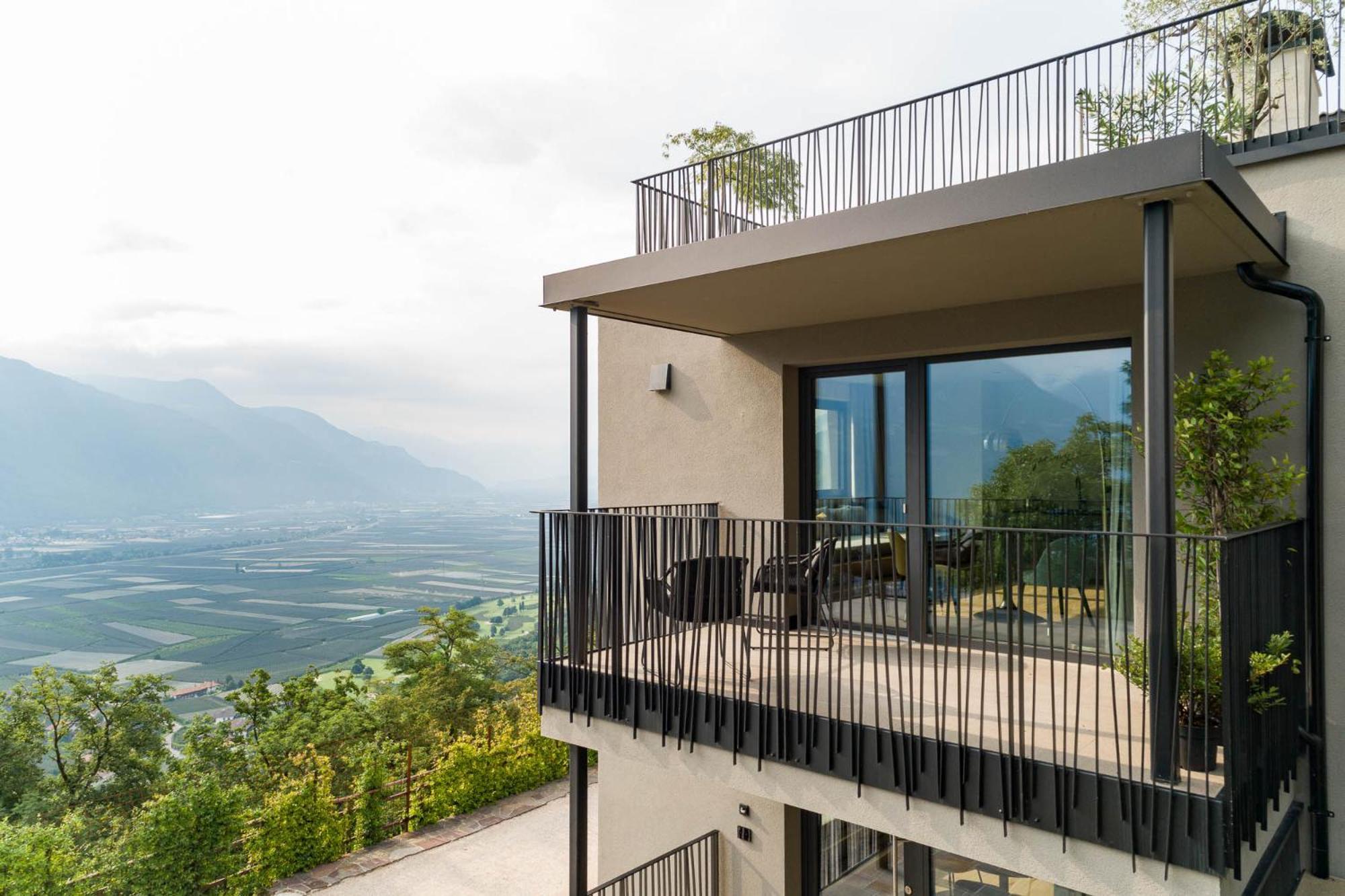 My Spring - Panoramic Suites Lana Exterior photo
