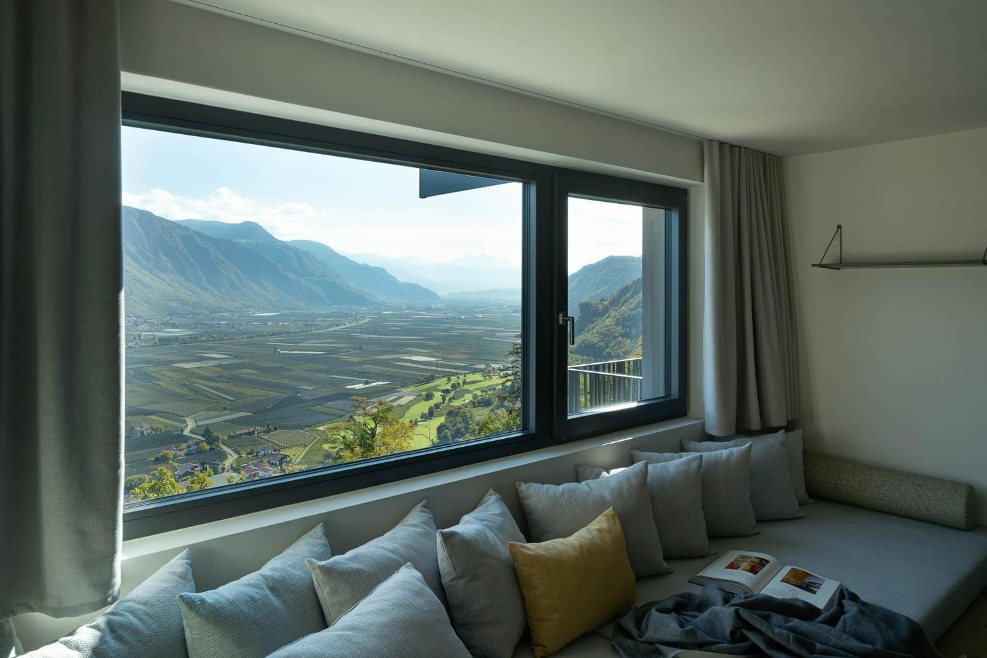 My Spring - Panoramic Suites Lana Room photo