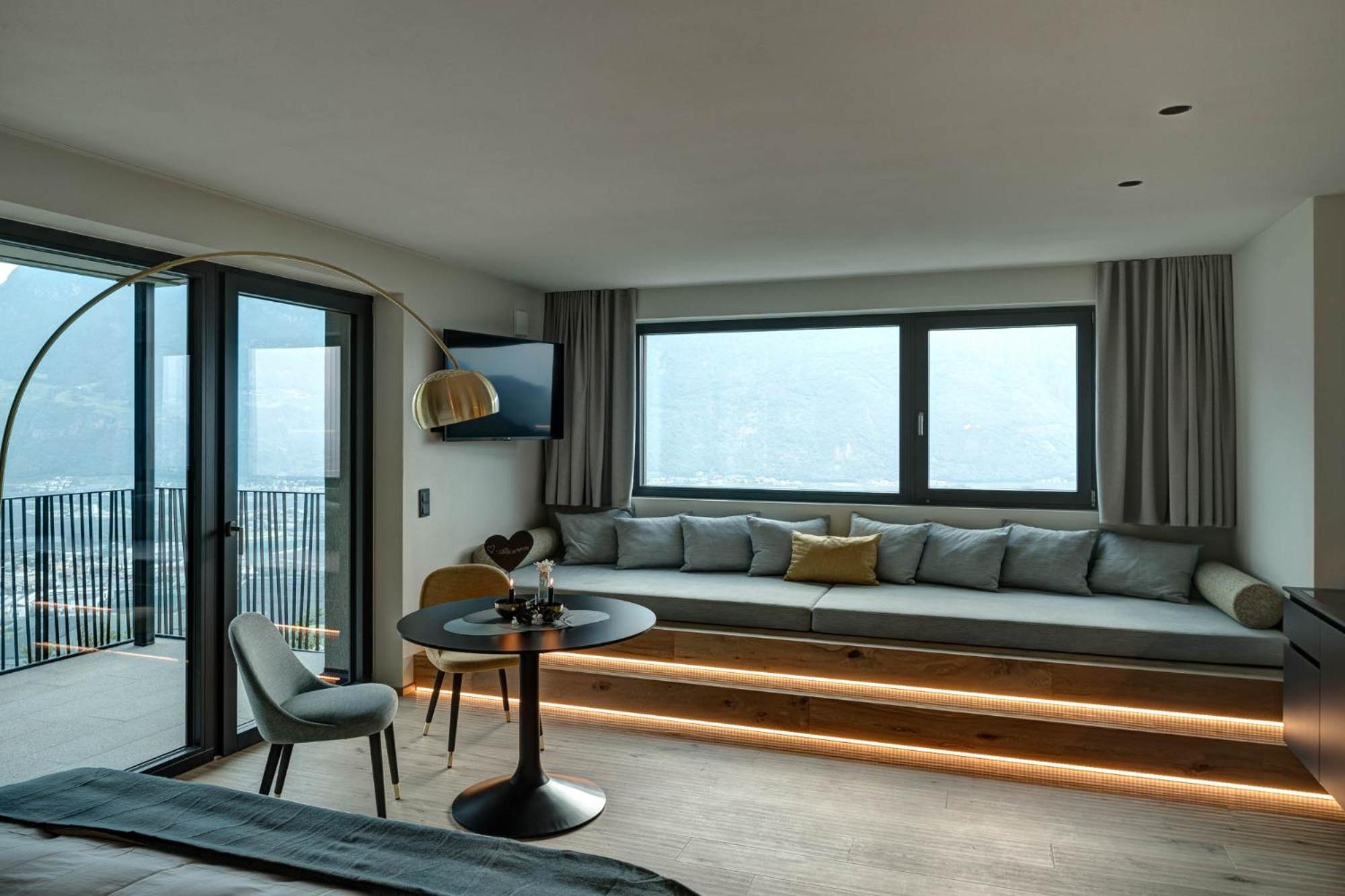 My Spring - Panoramic Suites Lana Room photo